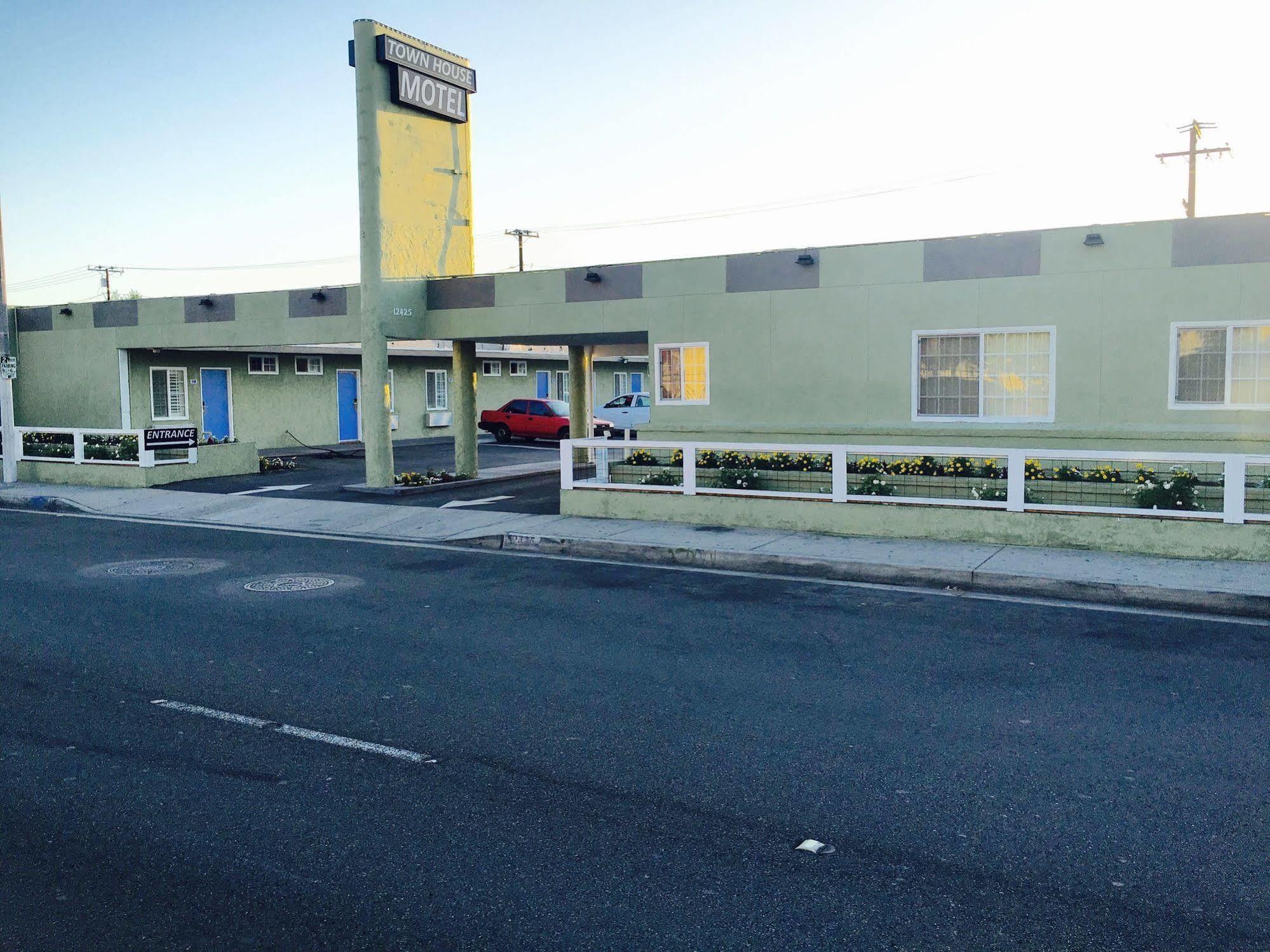 Town House Motel Lynwood Exterior foto